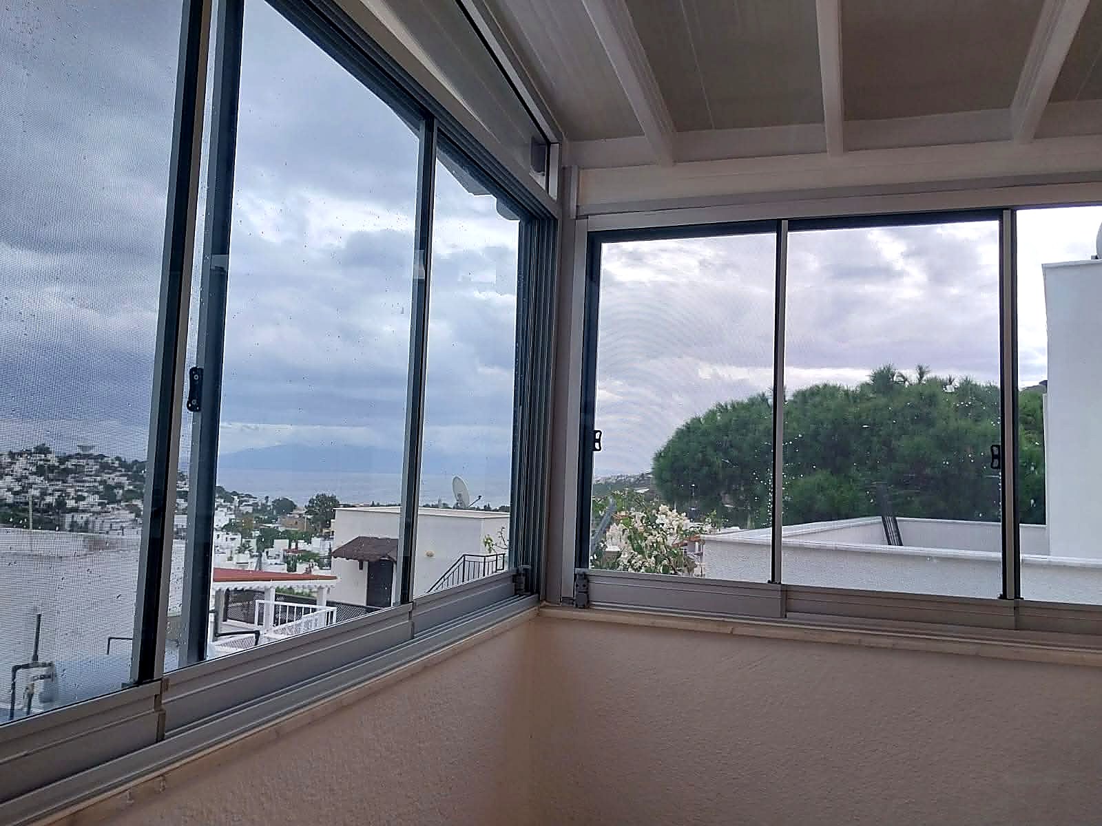 Pamay Yapı’nın Bodrum’da yaptığı cam balkon ve cam sistemleri işi, 8. fotoğraf